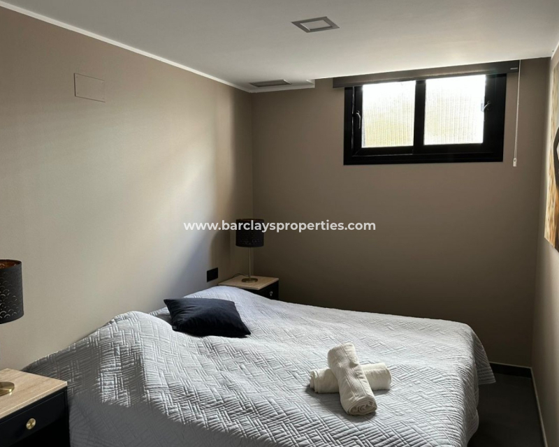 Reventa - Chalet Independiente - Urb. La Marina
