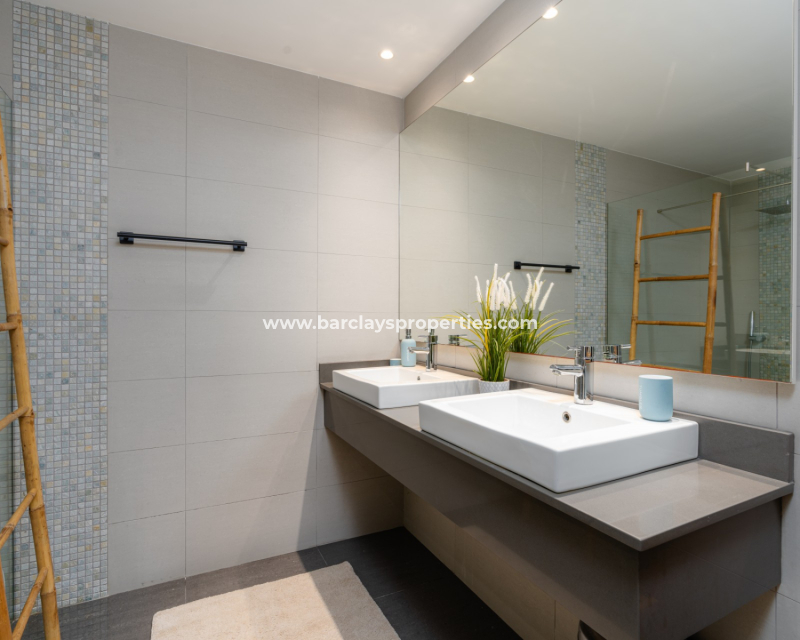 Reventa - Chalet Independiente - Urb. La Marina