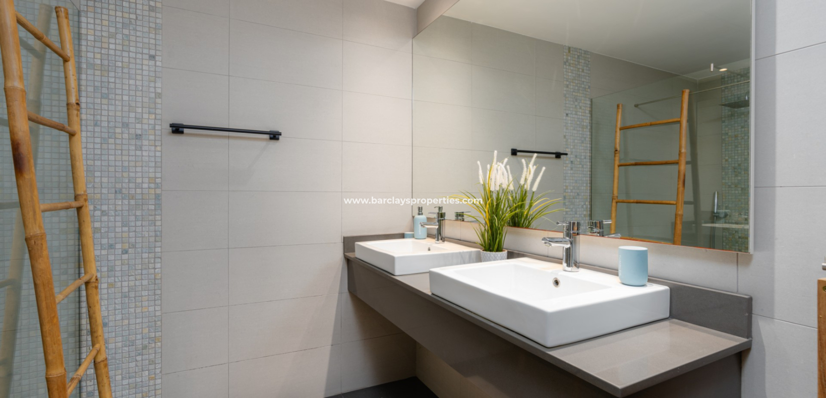 Reventa - Chalet Independiente - Urb. La Marina