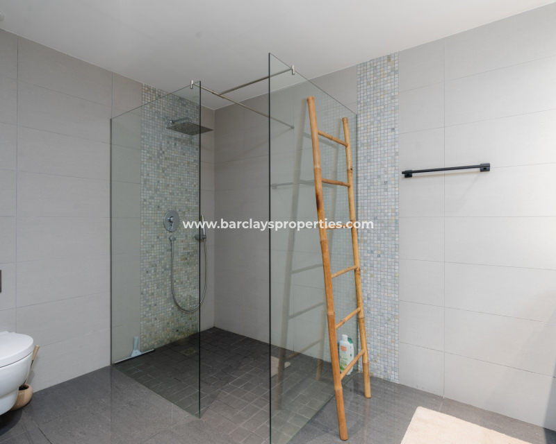 Reventa - Chalet Independiente - Urb. La Marina
