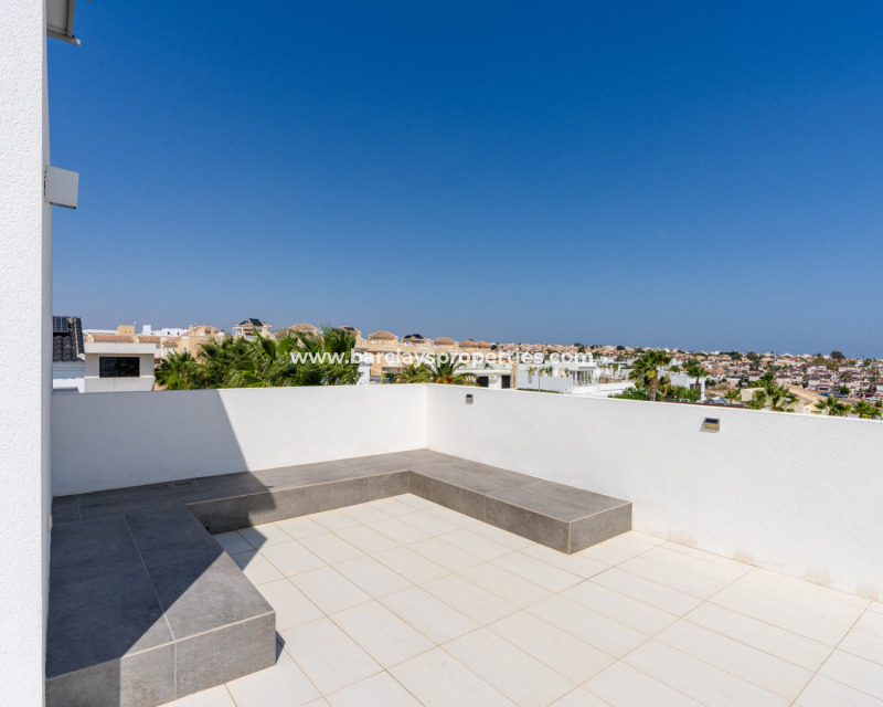 Reventa - Chalet Independiente - Urb. La Marina
