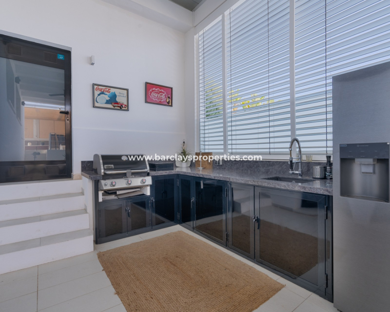 Reventa - Chalet Independiente - Urb. La Marina