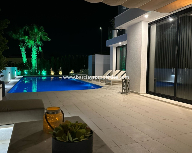 Reventa - Chalet Independiente - Urb. La Marina