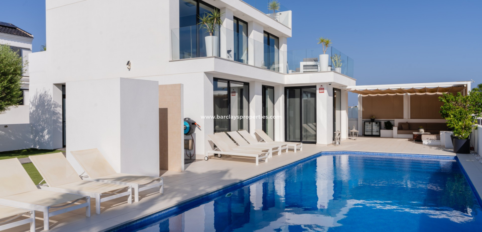 Reventa - Chalet Independiente - Urb. La Marina