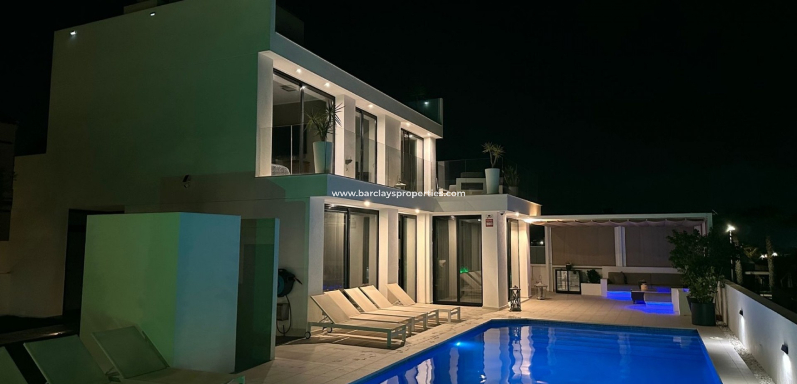 Reventa - Chalet Independiente - Urb. La Marina
