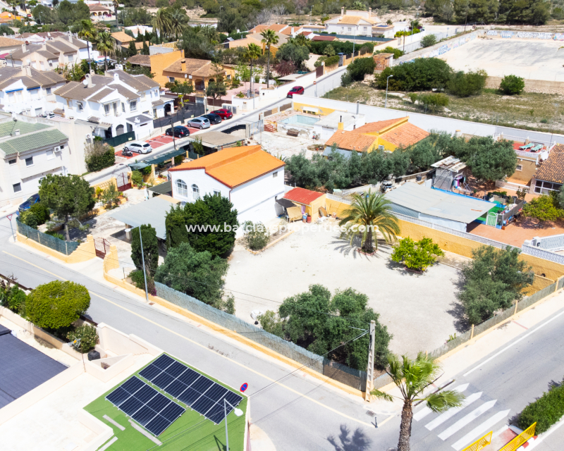 Reventa - Chalet Independiente - Urb. La Marina