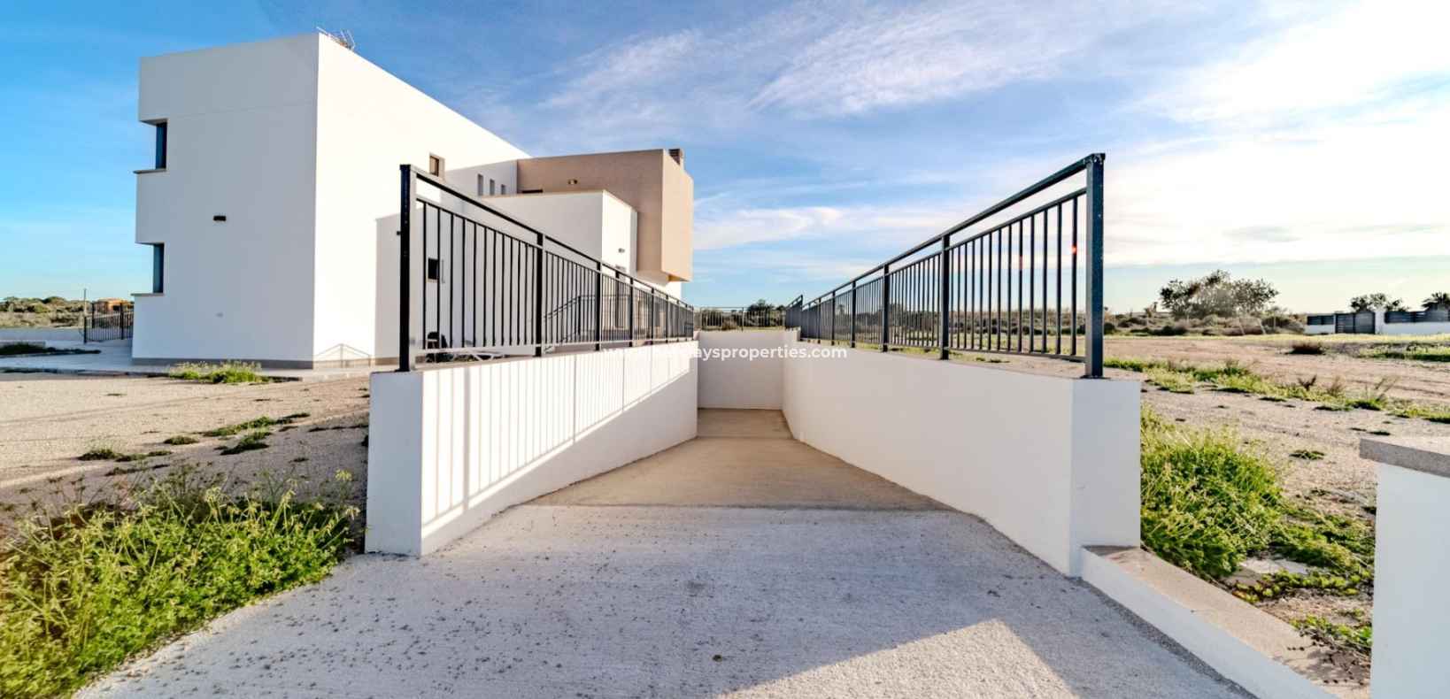 Reventa - Chalet Independiente - Urb. La Marina