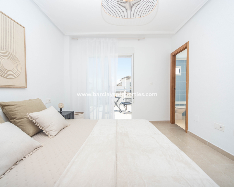 Reventa - Chalet Independiente - Urb. La Marina