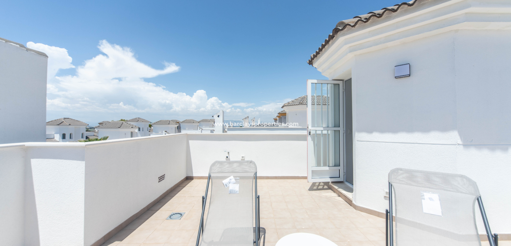 Reventa - Chalet Independiente - Urb. La Marina