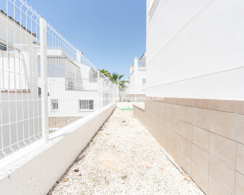 Reventa - Chalet Independiente - Urb. La Marina