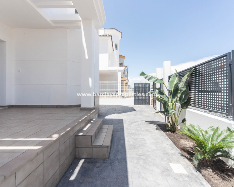 Reventa - Chalet Independiente - Urb. La Marina
