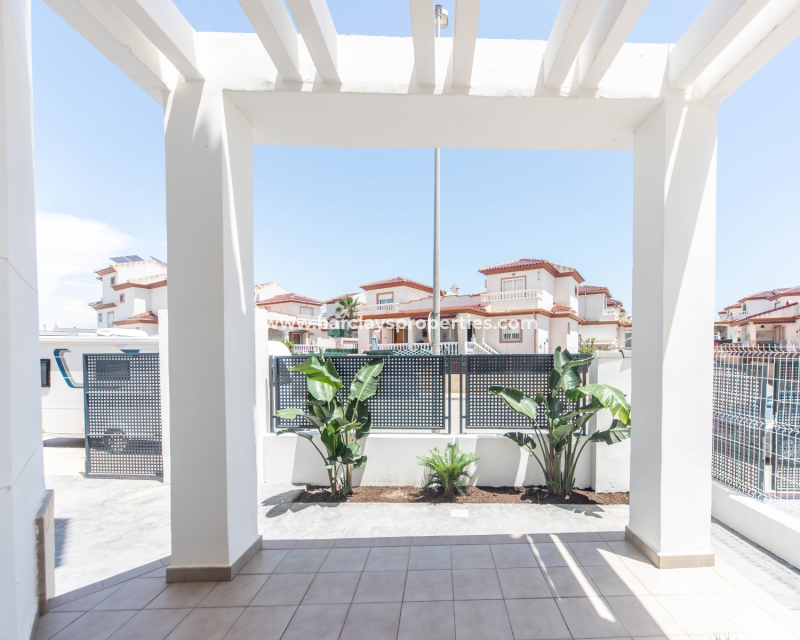 Reventa - Chalet Independiente - Urb. La Marina