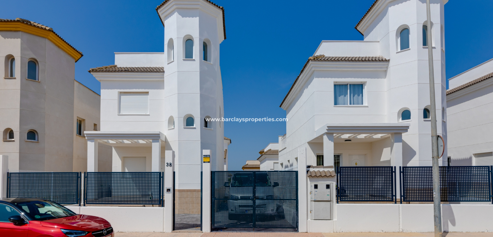 Reventa - Chalet Independiente - Urb. La Marina