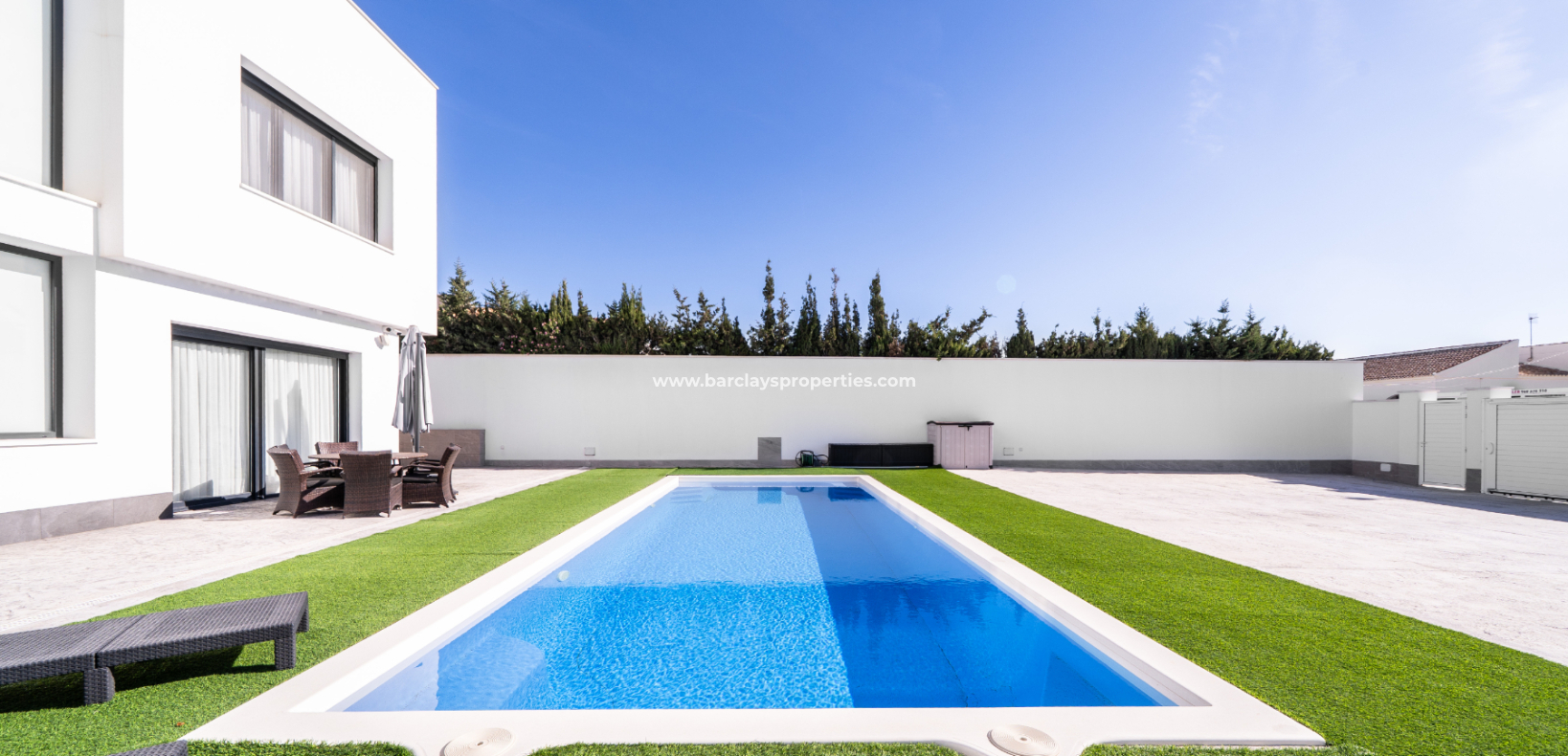 Reventa - Chalet Independiente - Urb. La Marina