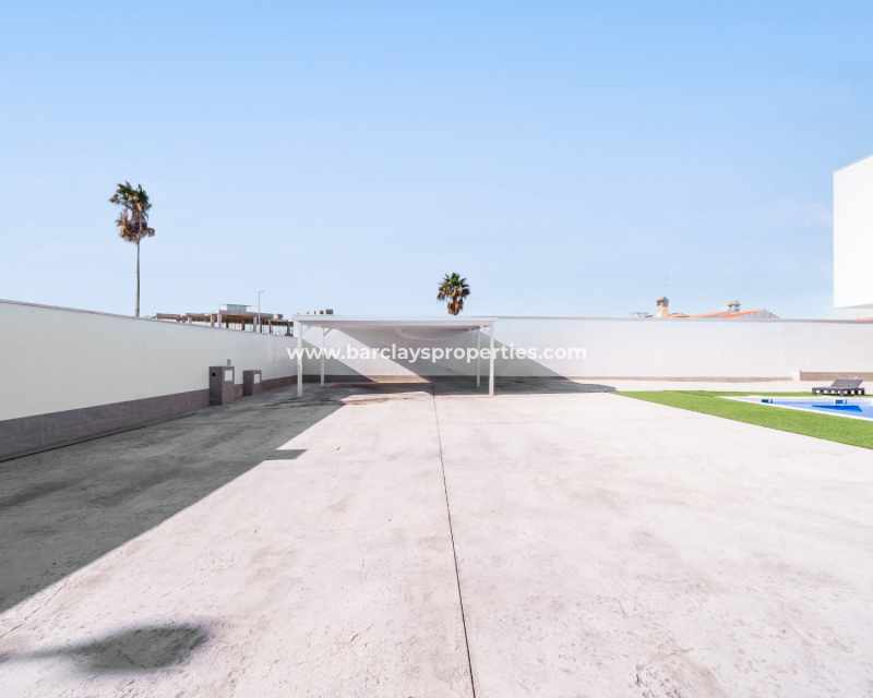 Reventa - Chalet Independiente - Urb. La Marina