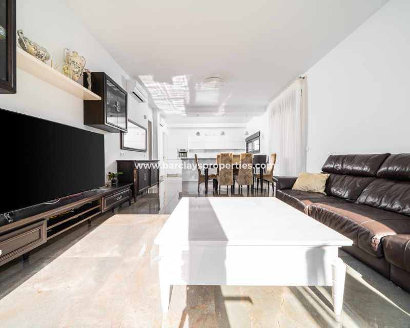 Reventa - Chalet Independiente - Urb. La Marina