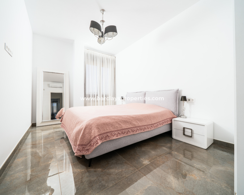 Reventa - Chalet Independiente - Urb. La Marina