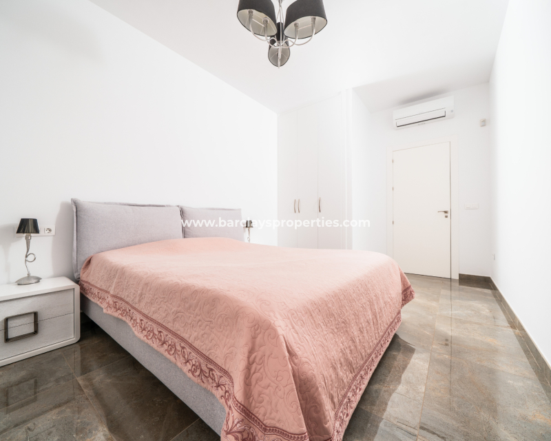 Reventa - Chalet Independiente - Urb. La Marina