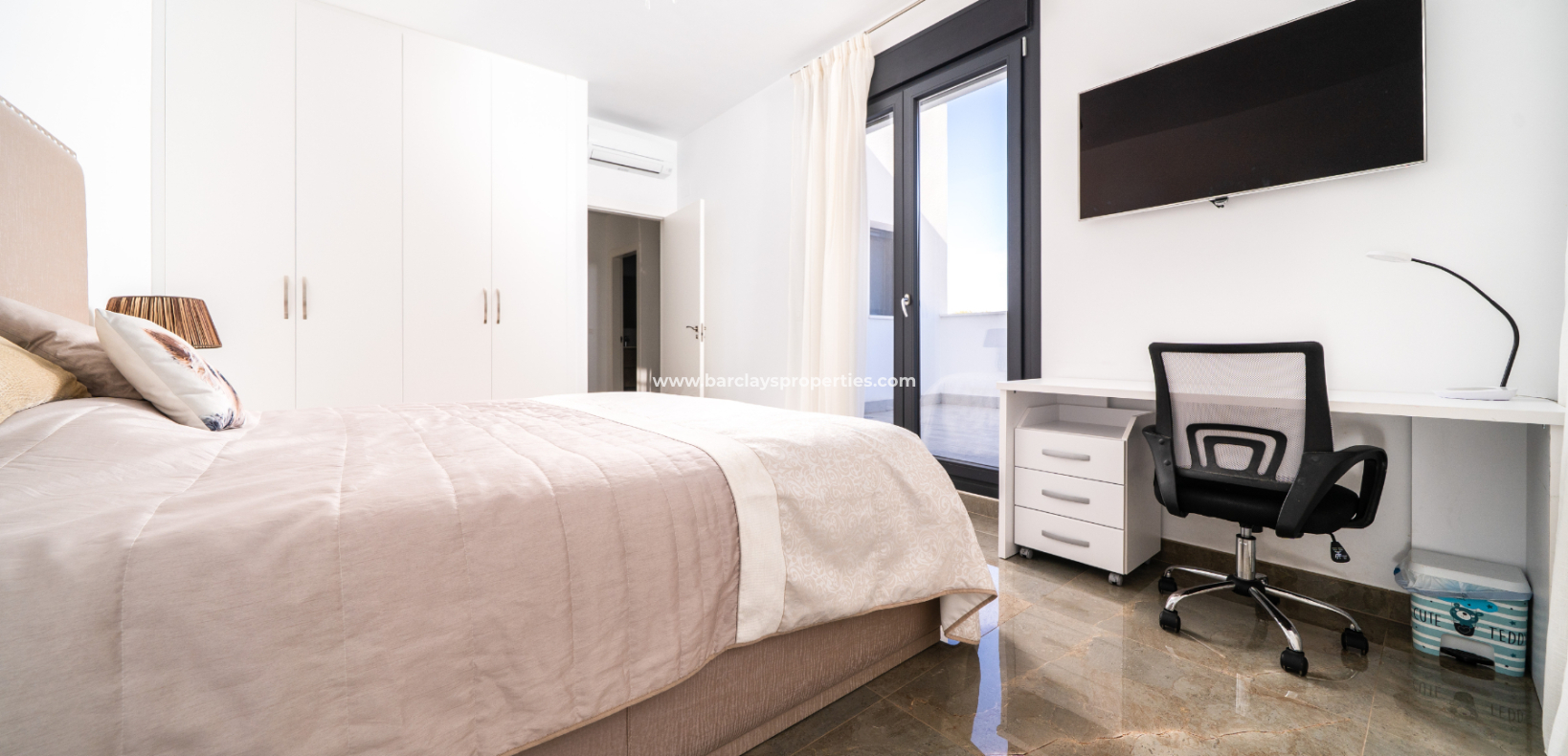 Reventa - Chalet Independiente - Urb. La Marina