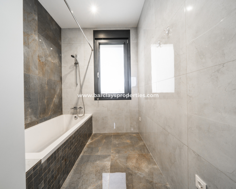 Reventa - Chalet Independiente - Urb. La Marina