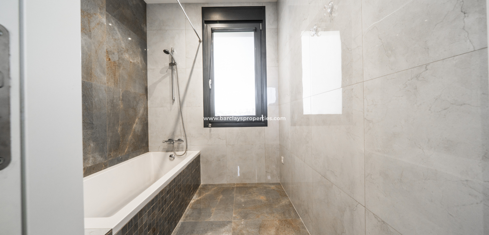 Reventa - Chalet Independiente - Urb. La Marina