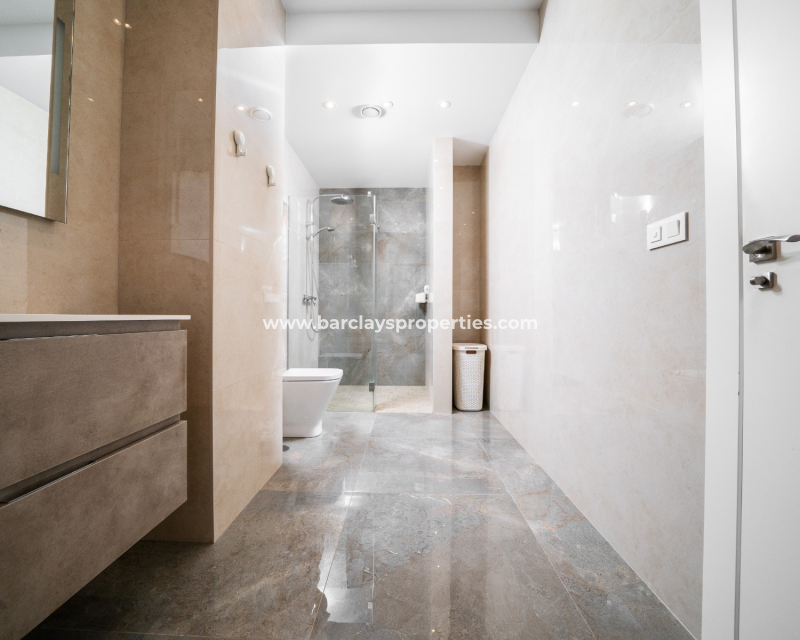 Reventa - Chalet Independiente - Urb. La Marina