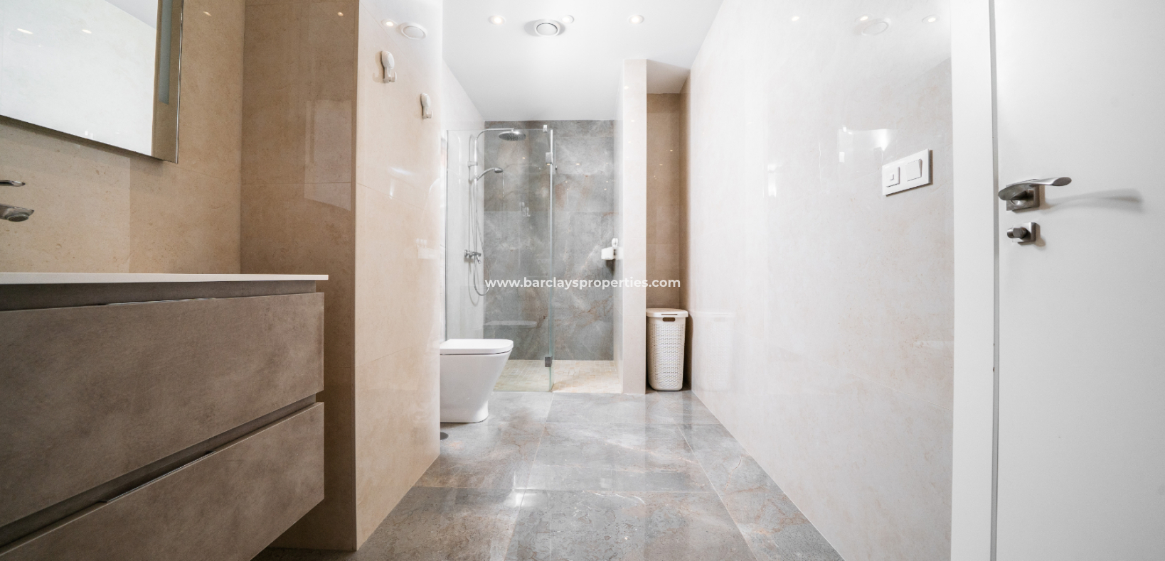 Reventa - Chalet Independiente - Urb. La Marina