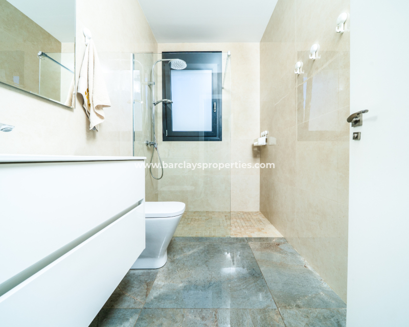 Reventa - Chalet Independiente - Urb. La Marina