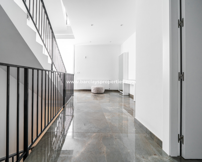 Reventa - Chalet Independiente - Urb. La Marina
