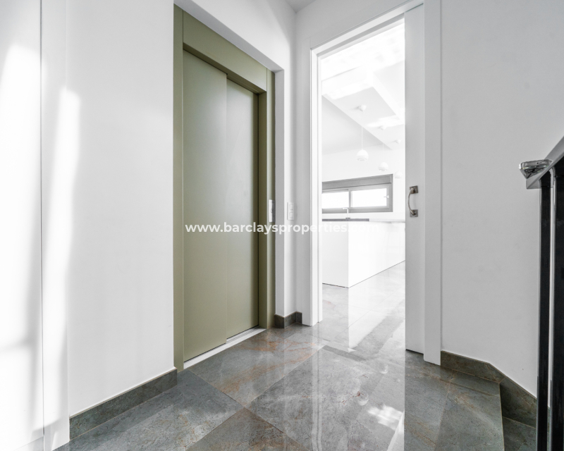 Reventa - Chalet Independiente - Urb. La Marina