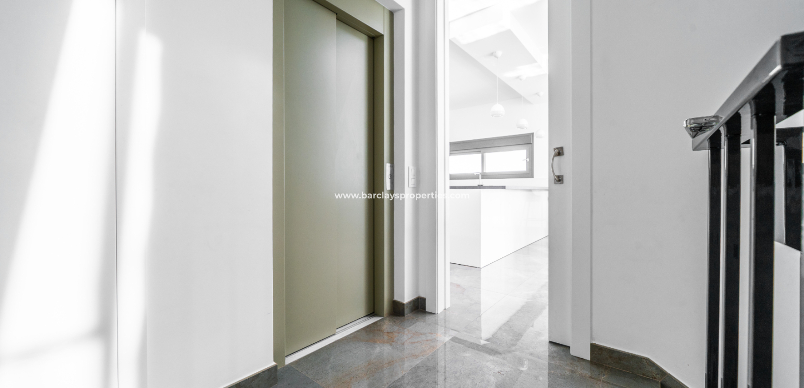 Reventa - Chalet Independiente - Urb. La Marina