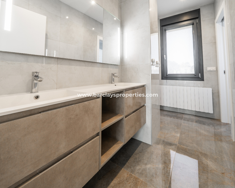 Reventa - Chalet Independiente - Urb. La Marina