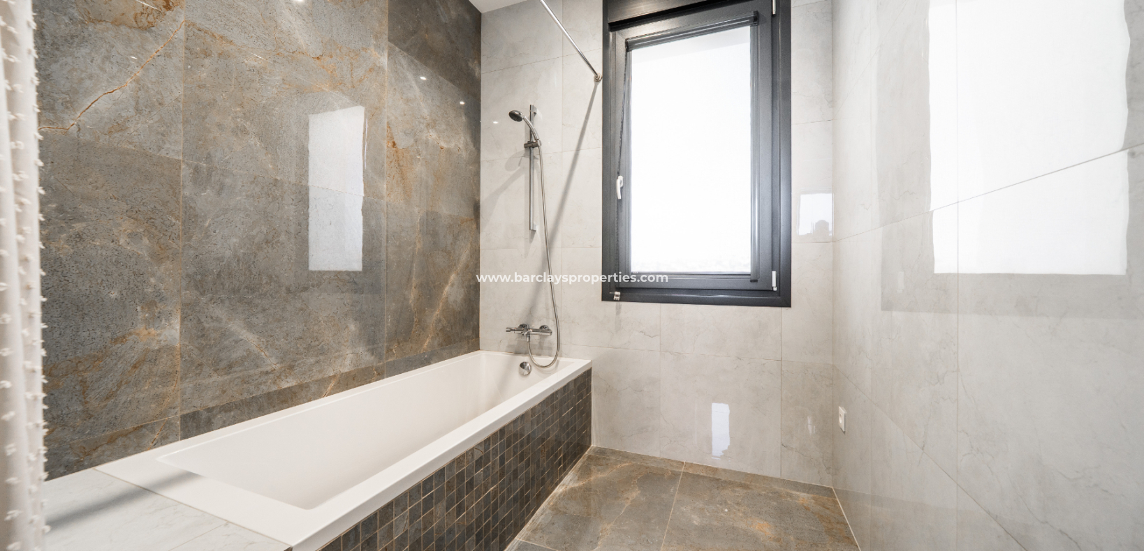 Reventa - Chalet Independiente - Urb. La Marina