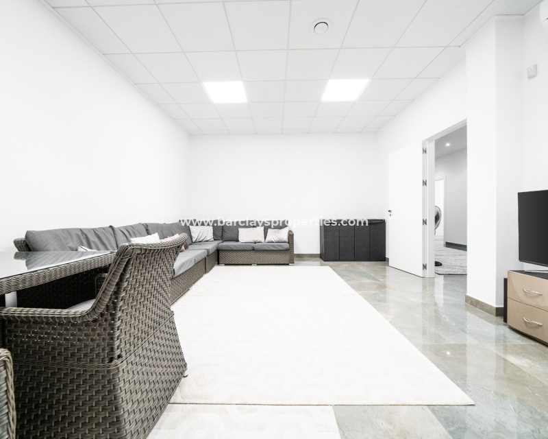 Reventa - Chalet Independiente - Urb. La Marina