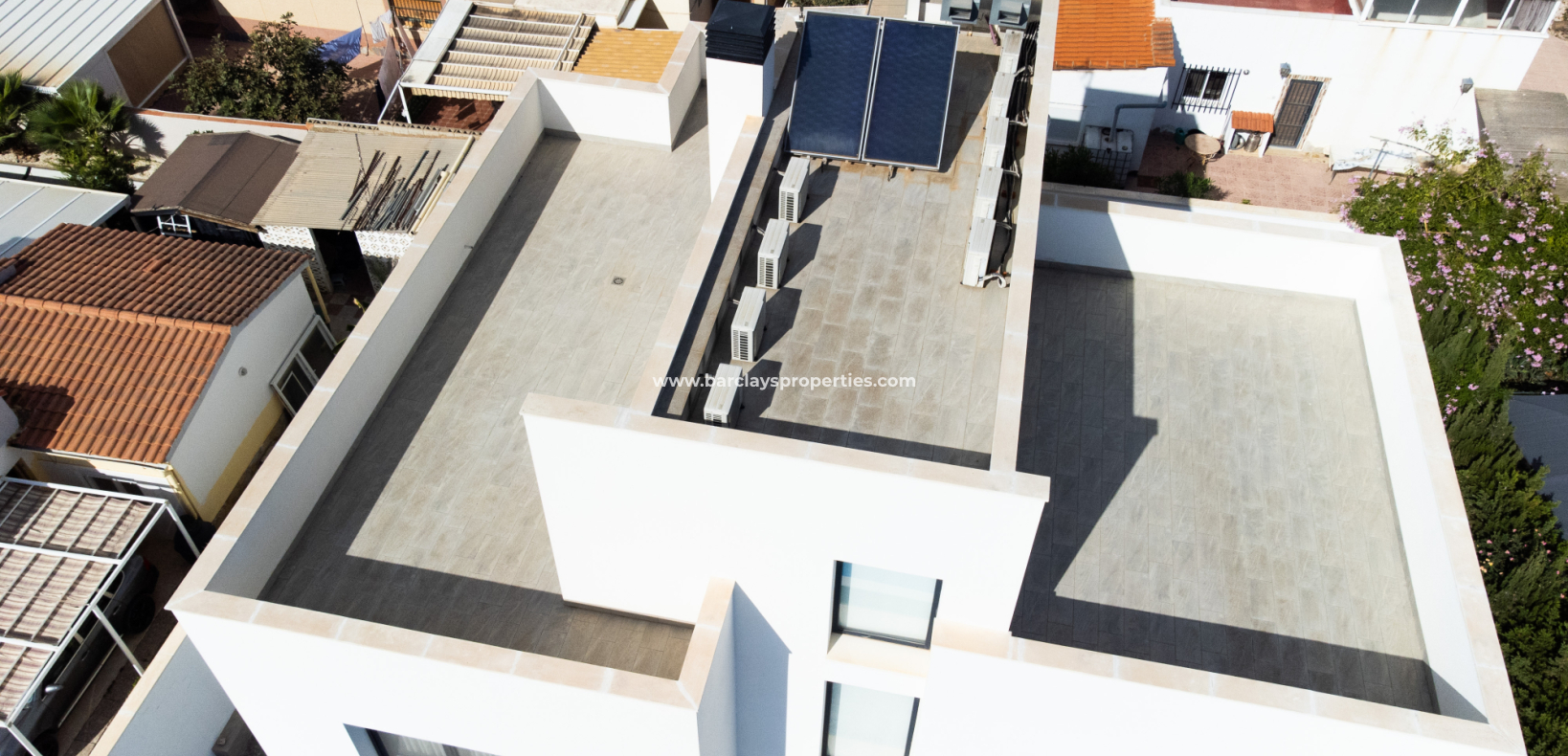 Reventa - Chalet Independiente - Urb. La Marina