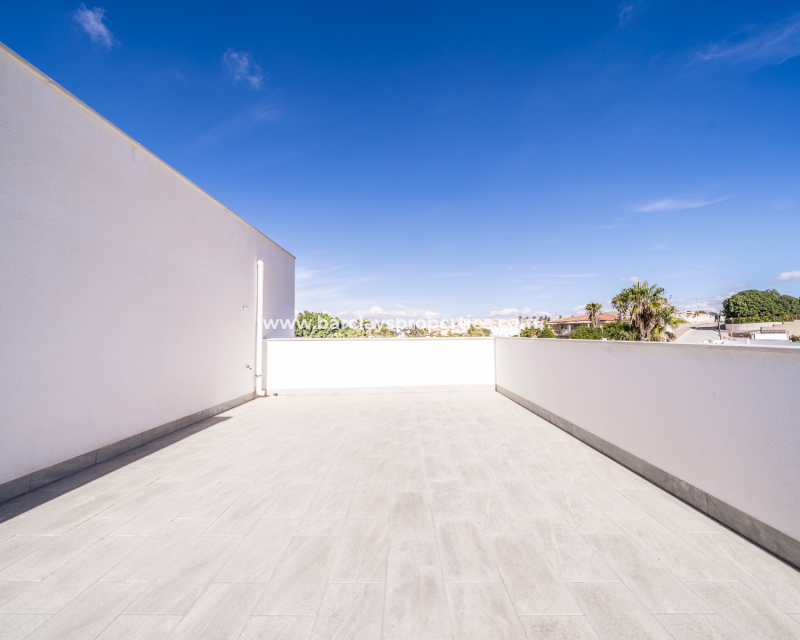Reventa - Chalet Independiente - Urb. La Marina