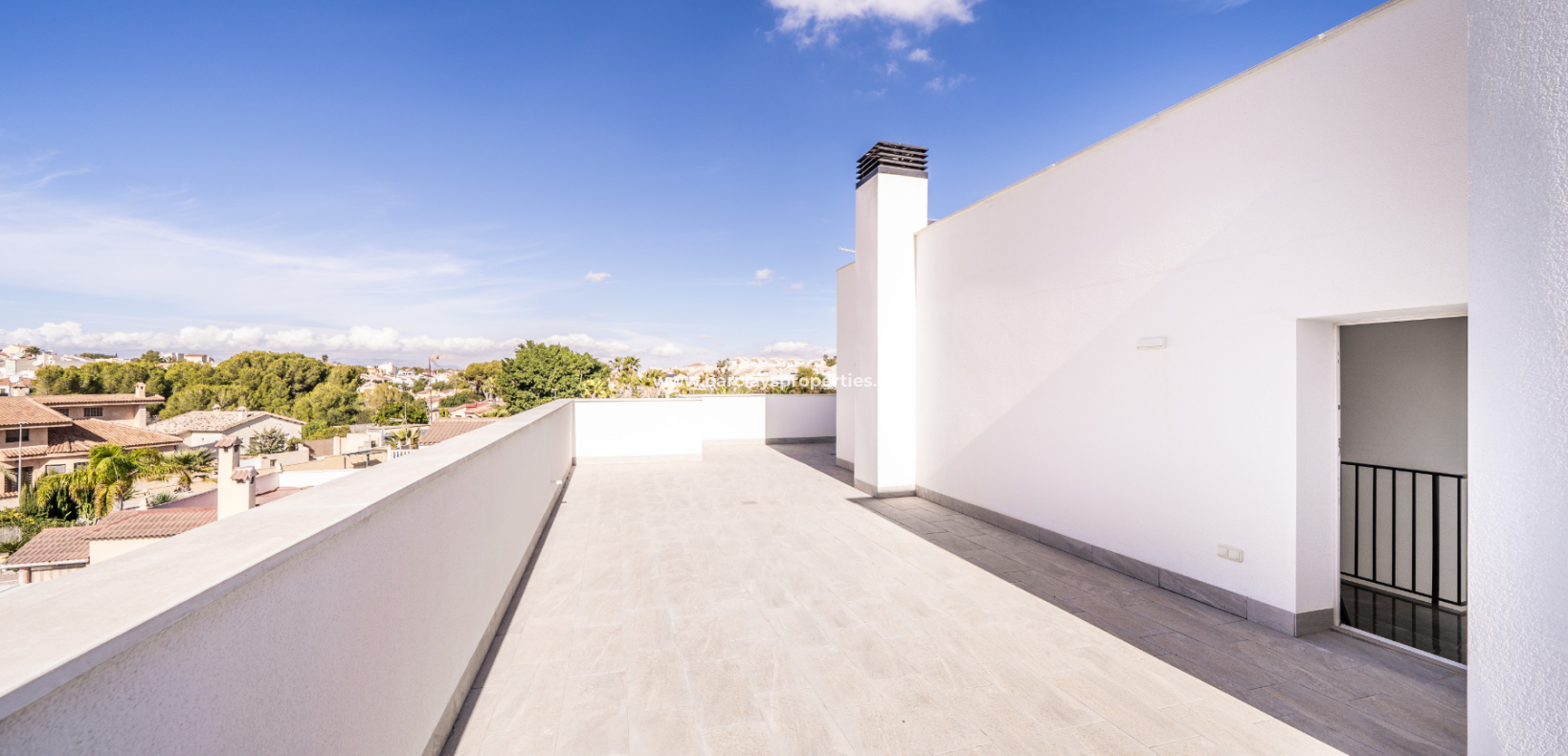 Reventa - Chalet Independiente - Urb. La Marina
