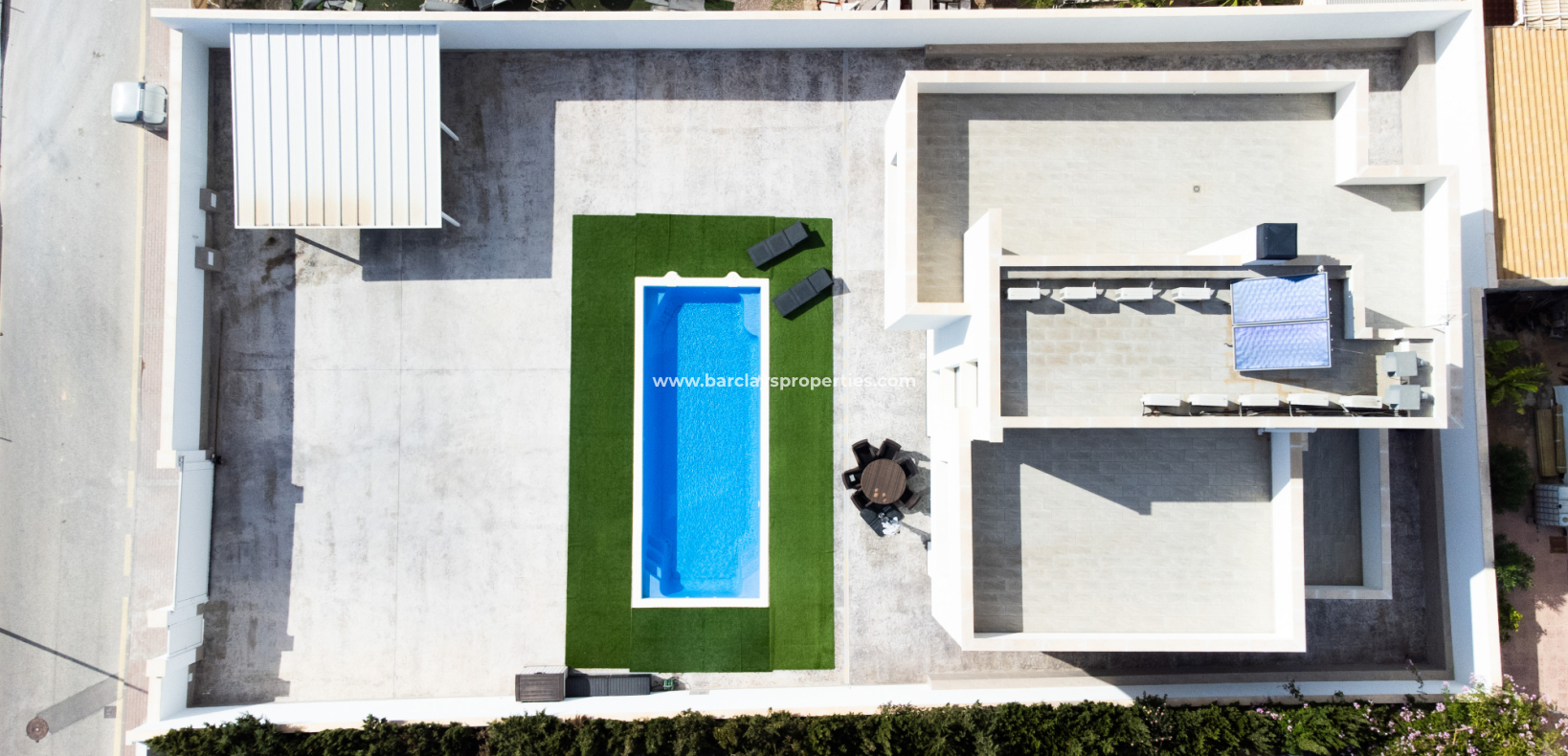 Reventa - Chalet Independiente - Urb. La Marina