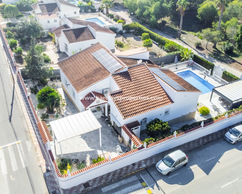 Reventa - Chalet Independiente - Urb. La Marina