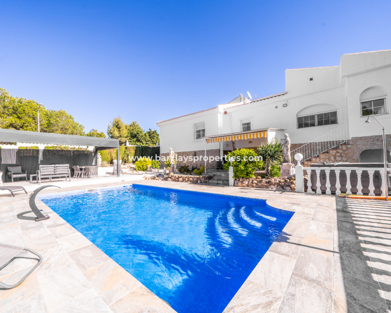 Reventa - Chalet Independiente - Urb. La Marina