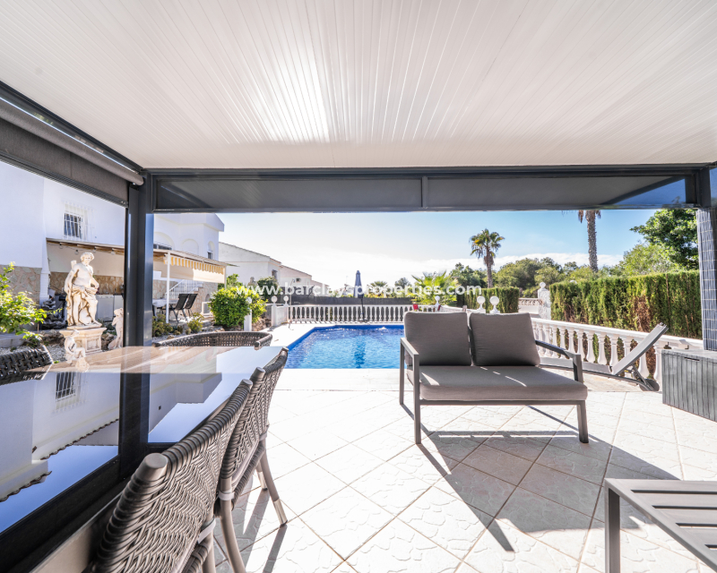 Reventa - Chalet Independiente - Urb. La Marina