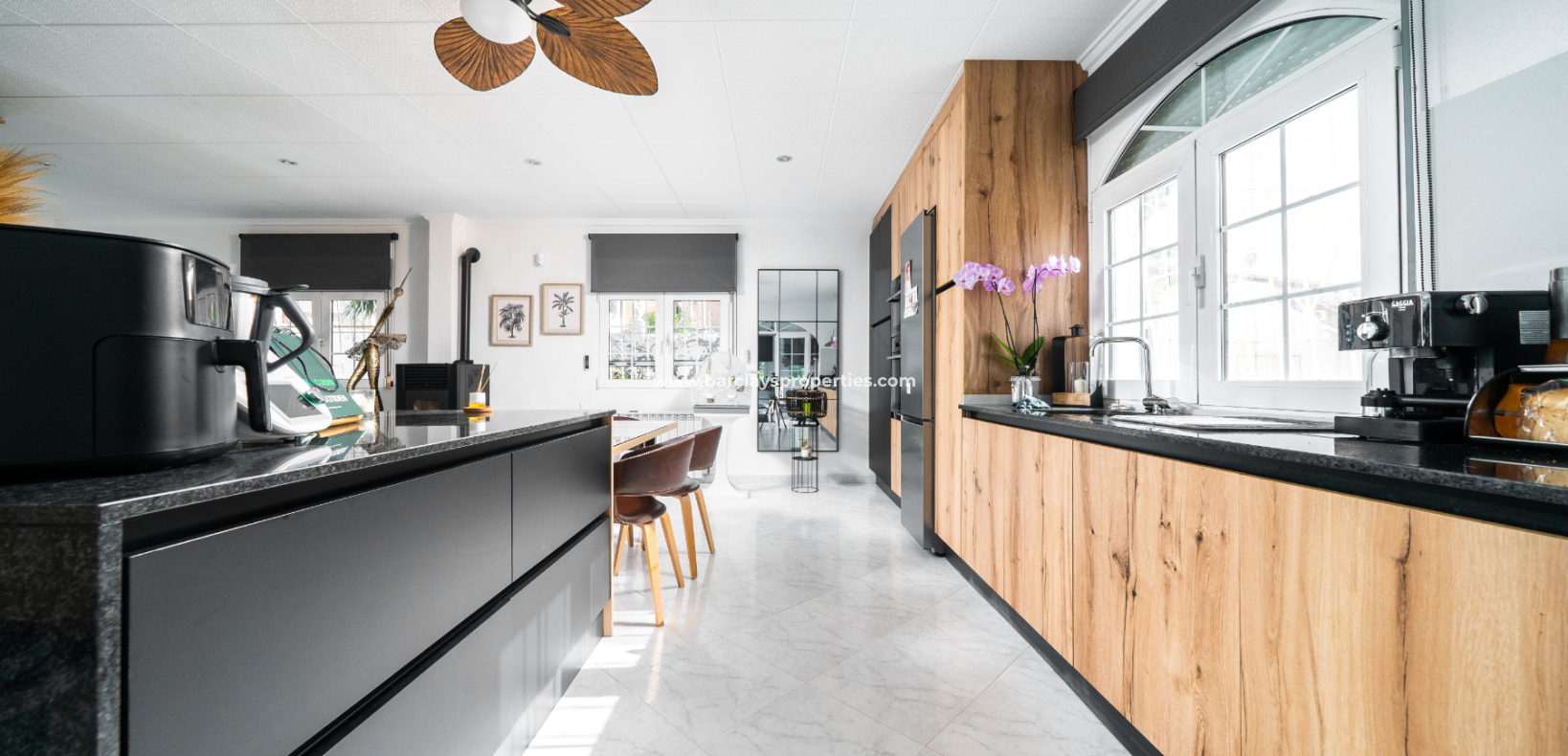 Reventa - Chalet Independiente - Urb. La Marina