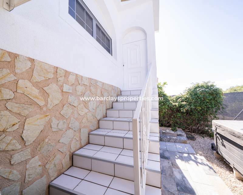 Reventa - Chalet Independiente - Urb. La Marina
