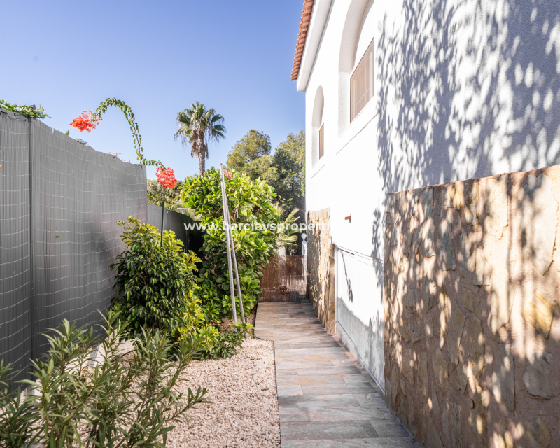 Reventa - Chalet Independiente - Urb. La Marina