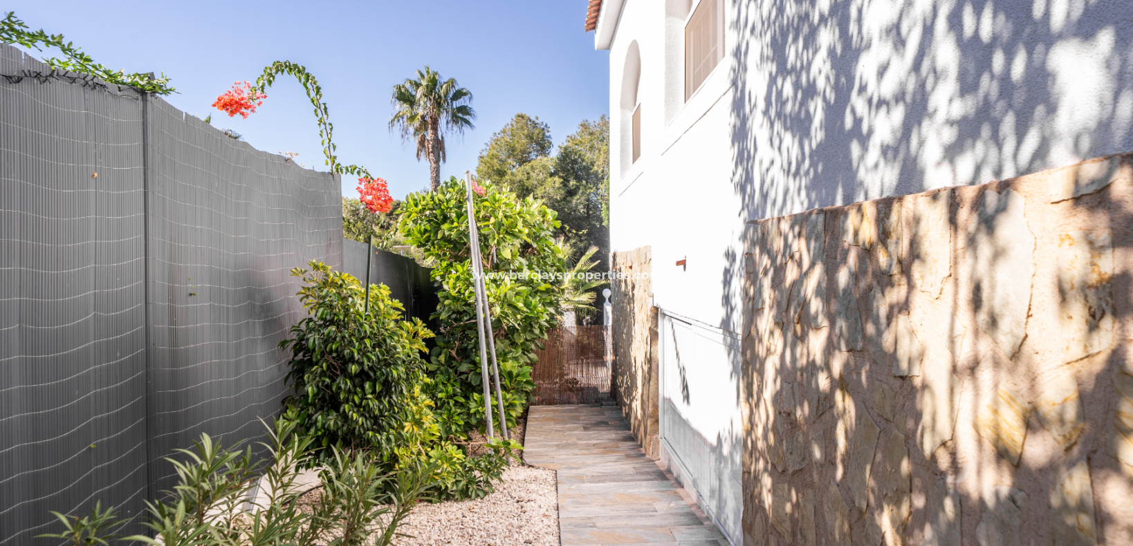 Reventa - Chalet Independiente - Urb. La Marina