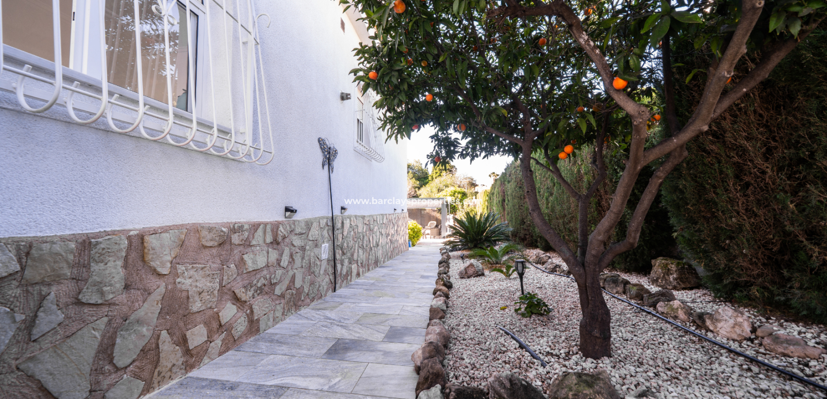 Reventa - Chalet Independiente - Urb. La Marina