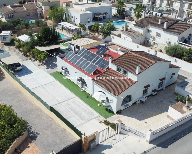 Reventa - Chalet Independiente - Urb. La Marina
