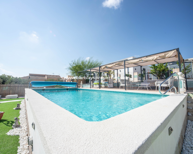 Reventa - Chalet Independiente - Urb. La Marina