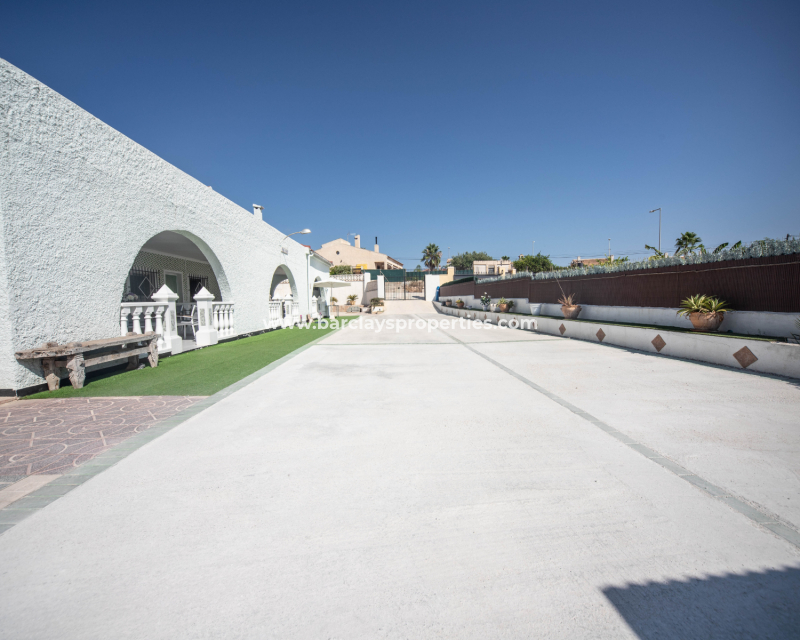 Reventa - Chalet Independiente - Urb. La Marina
