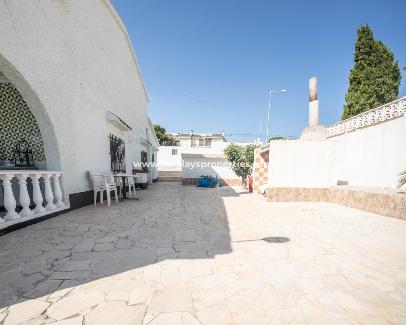 Reventa - Chalet Independiente - Urb. La Marina
